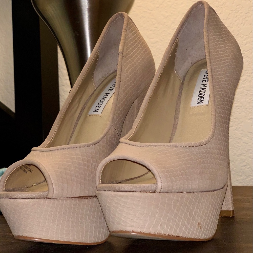 Steve Madden Nude Open Toe Pump